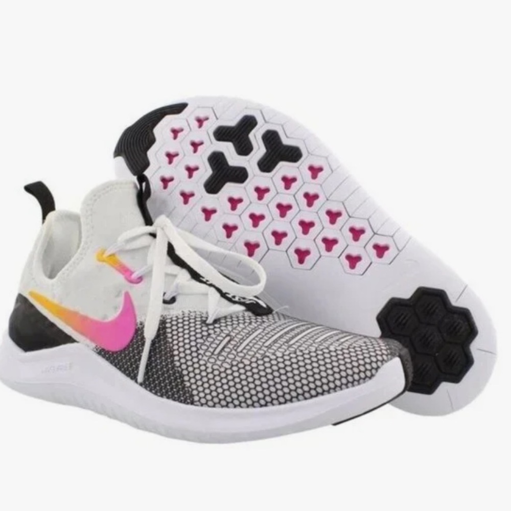 NWT WMNS Nike Free TR 8